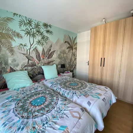 Le Mun,3 Etoiles-t2-60m2-balcon-parking-wifi-linge-produits-face A La Gerdarmerie-vue Cathedrale ריימס