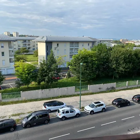 Le Mun-t2, 60m2, Balcons, Parking, Wifi, Linge, Produits, Face A La Gerdarmerie, Vue Cathedrale Apartment *