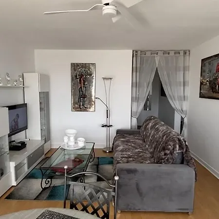 דירה Le Mun,3 Etoiles-t2-60m2-balcon-parking-wifi-linge-produits-face A La Gerdarmerie-vue Cathedrale *