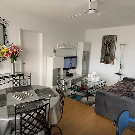 דירה Le Mun,3 Etoiles-t2-60m2-balcon-parking-wifi-linge-produits-face A La Gerdarmerie-vue Cathedrale